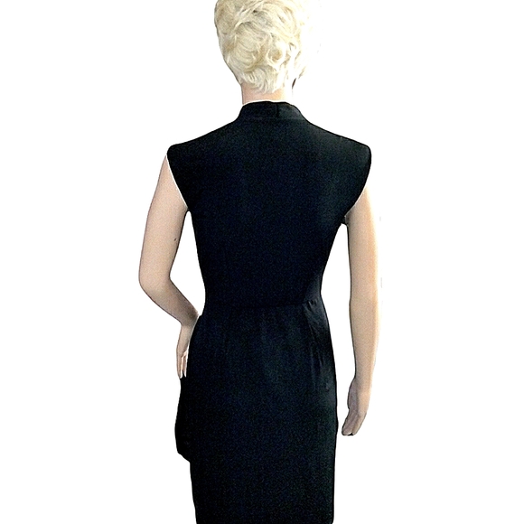 White House l Black Market - Picture 3 of 3